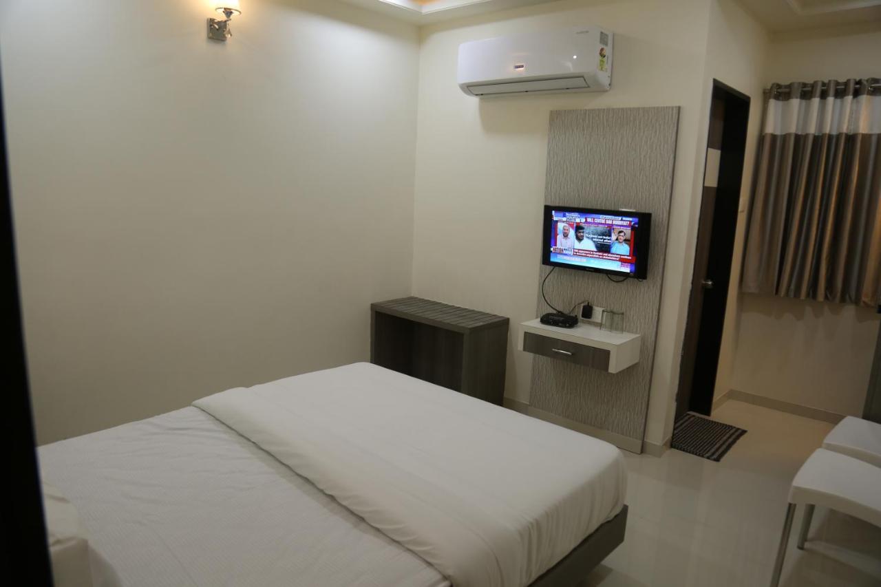 Hotel Lotus Chandrapur Εξωτερικό φωτογραφία