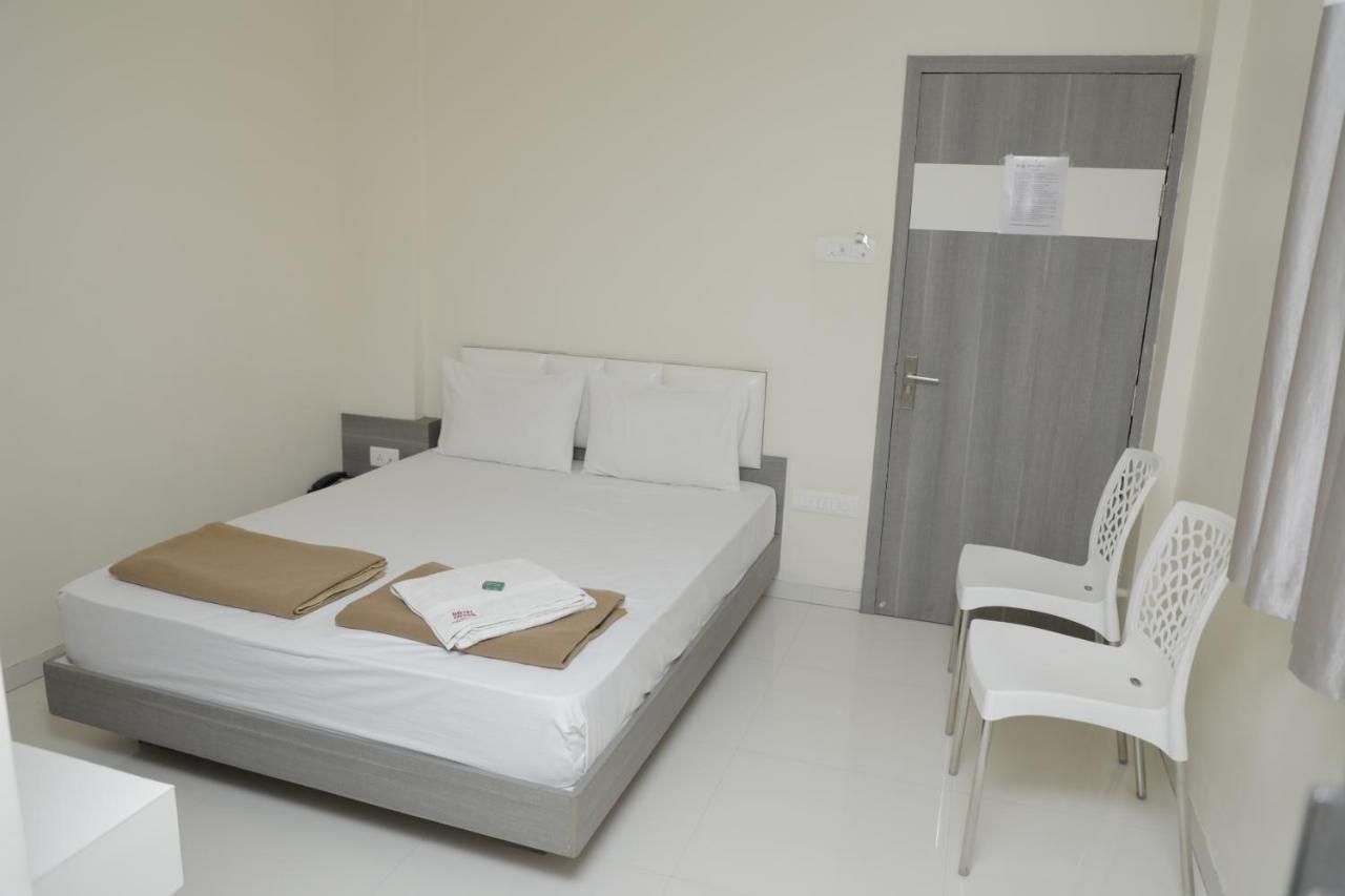 Hotel Lotus Chandrapur Εξωτερικό φωτογραφία