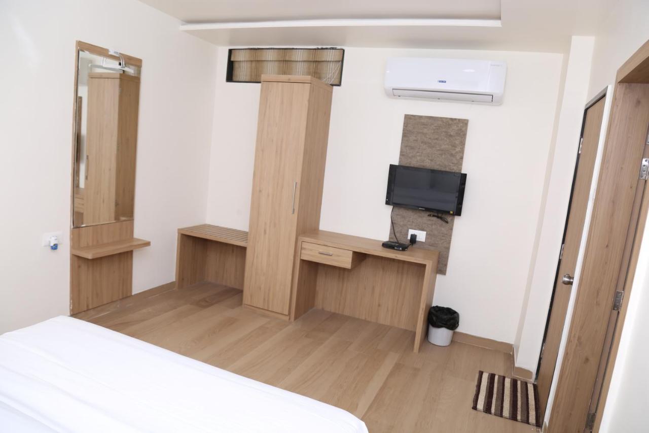 Hotel Lotus Chandrapur Εξωτερικό φωτογραφία